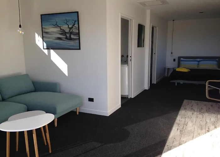 Simply Stunning Studio 1